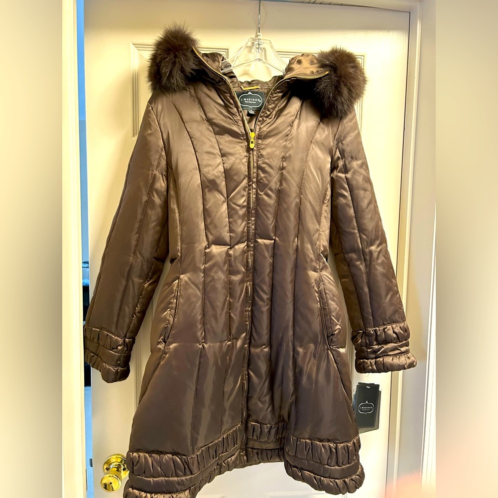 Dark Brown puffer coat size M with belt and gold buckle made by Madison
